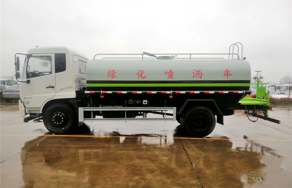 国六东风天锦13立方洒水车