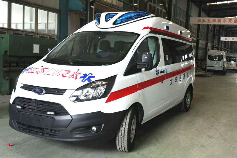 新全顺中轴柴油救护车