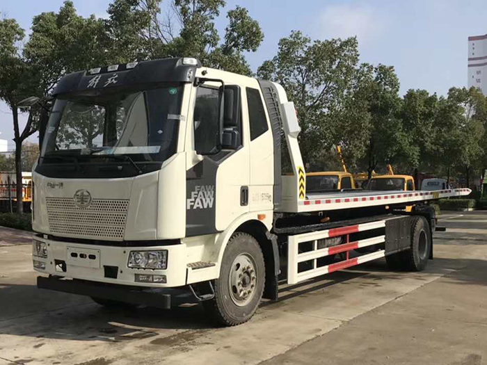 解放J6重型清障车5800轴距