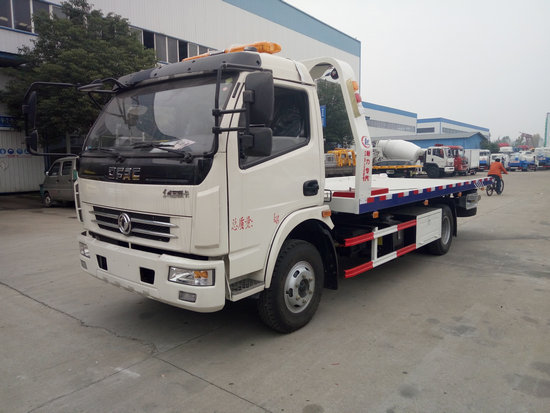 东风多利卡一拖二清障车(黄牌)