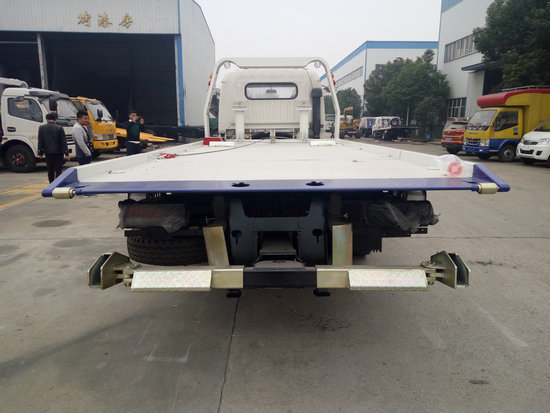 东风多利卡一拖二清障车(黄牌)