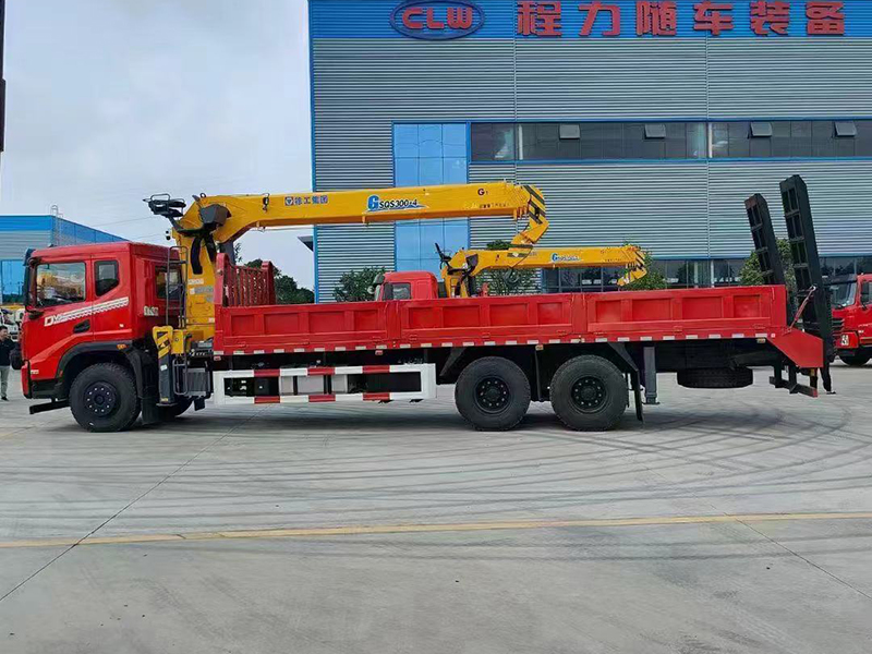 东风DV5后八轮随车吊