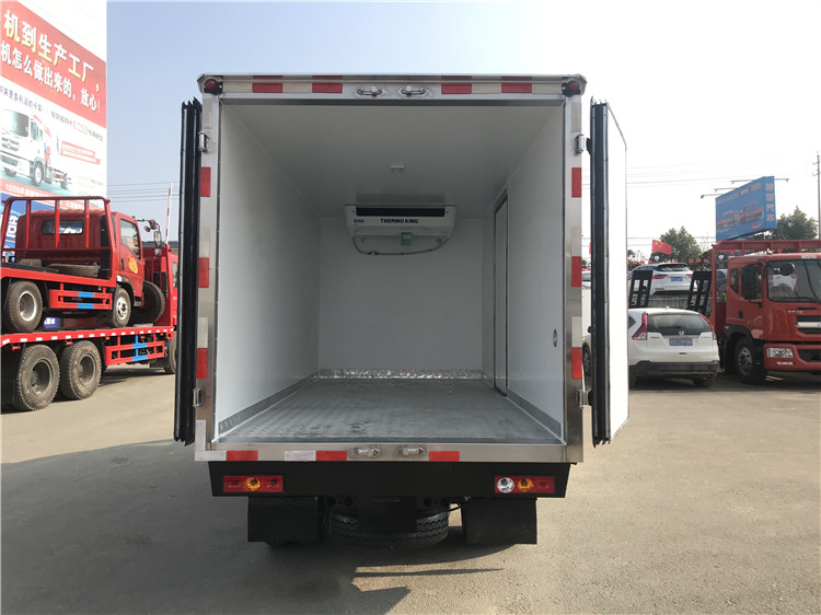 国六 福田祥菱M(3.7米冷藏车)