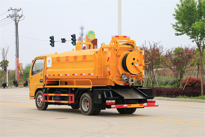 东风小多利卡国六清洗吸污车