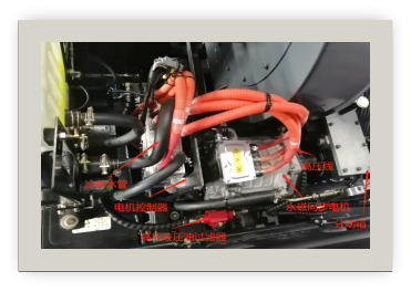 东风华神CL5040TXCBEV型纯电动吸尘车