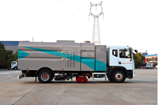 东风HCQ5181TXSEQBEV纯电动洗扫车