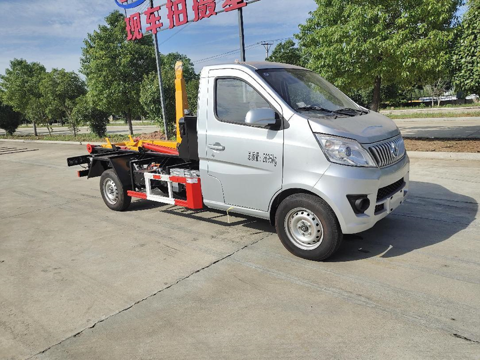 长安CL5031ZXXBEV纯电动车厢可卸式垃圾车
