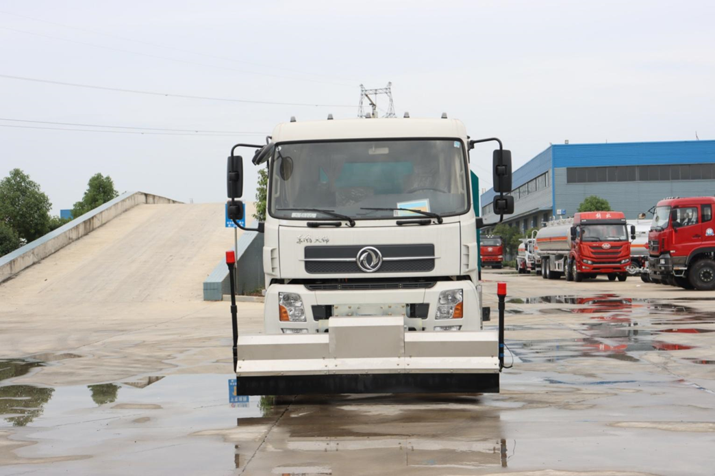 东风天锦CL5182GQXBEV型纯电动清洗车