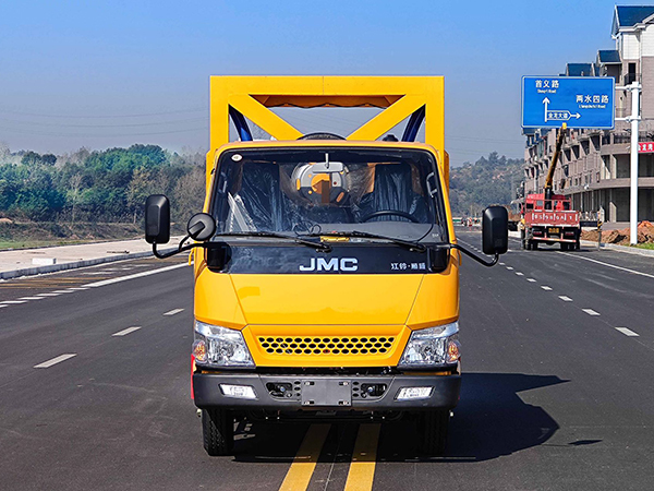 江铃顺威70K/80K防撞缓冲车